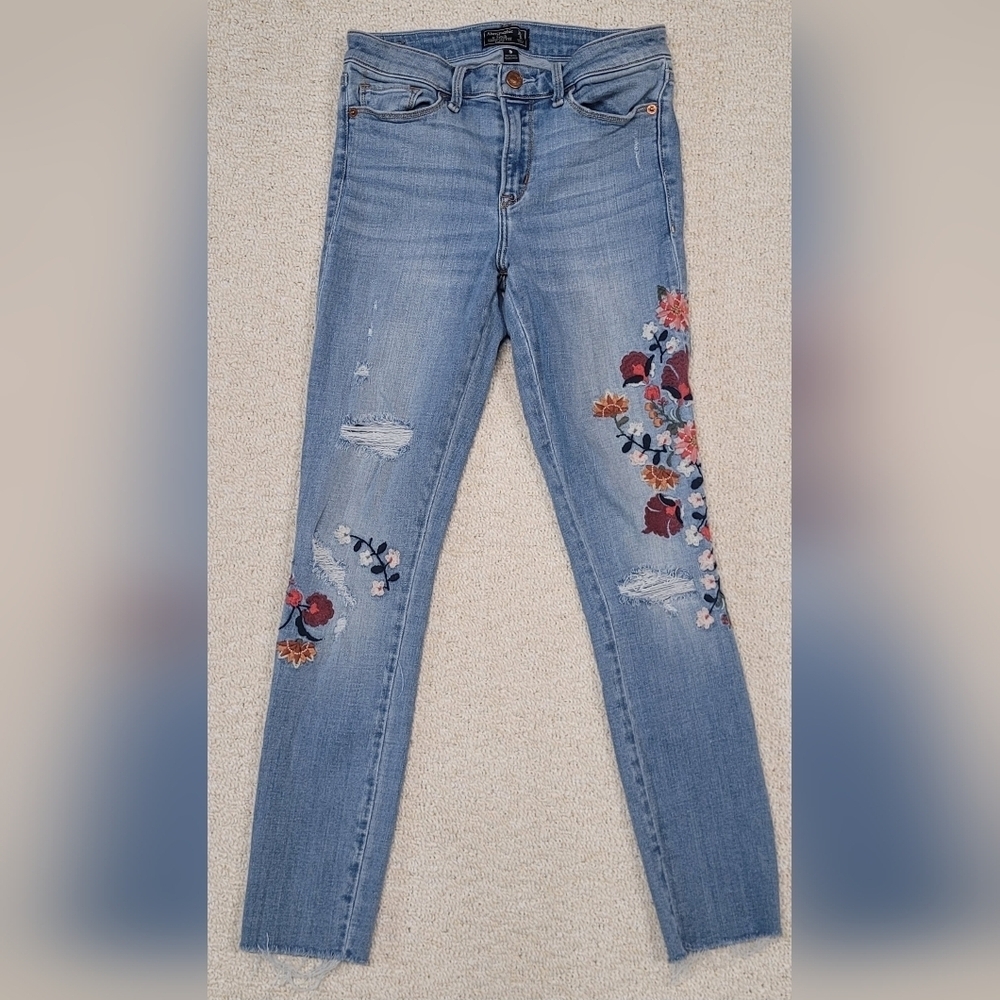 Abercrombie & Fitch Harper Low Rise Jeans Embroidered Floral Distressed 25 0 Reg
